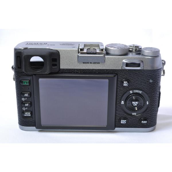 [Used] [1 month warranty] Fujifilm FinePix X100 Silver Digital Camera with SD Card