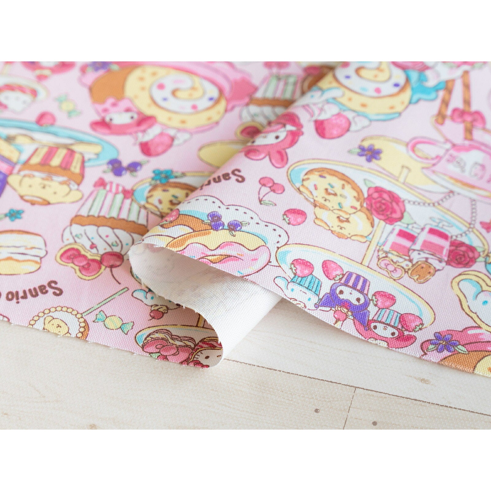 Sanrio Characters Fabric Sweets Paradise Oxford [30cm or more 10cm increments] Approximately 110cm wide, 100% cotton, Sanrio Character Kitty My Melody Kuromi Pom Pom Purin Cinnamoroll Fall 2024 �