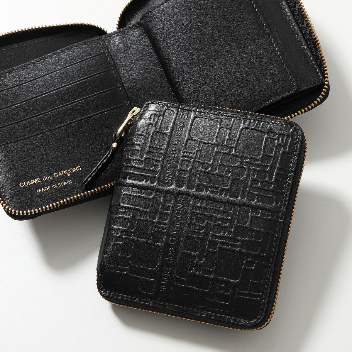 COMME des GARCONS COMME des Garcons Bifold Wallet EMBOSSED LOGOTYPE SA2100EL Men's Women's Leather Round Zipper BLACK