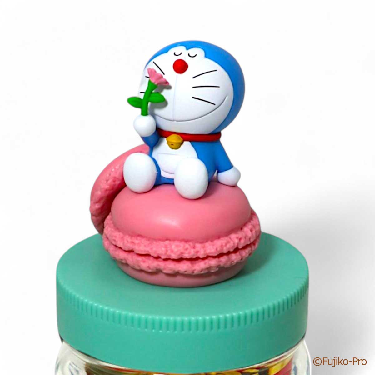 Bote de regalo Daloyyo Doraemon con figura Dulces occidentales Dulces Galletas Presente Regalo de San Valentín Lindo personaje de despedida Regalo de agradecimiento Regalo de pedido por correo Recuerdo