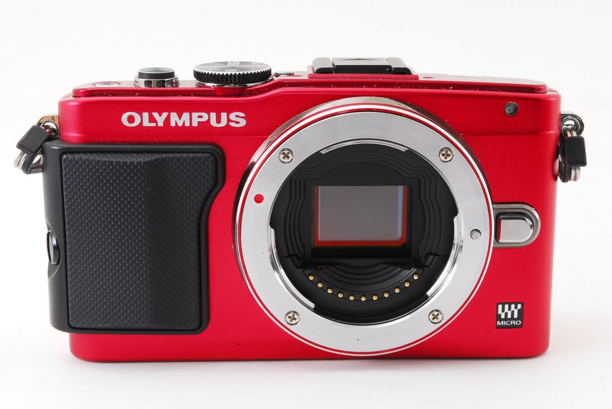 [Used] Olympus OLYMPUS Pen Lite E-PL6 Red Compact Lens Set, Beautiful Condition, Selfie, SD Card External Flash, Instruction Manual, with Strap