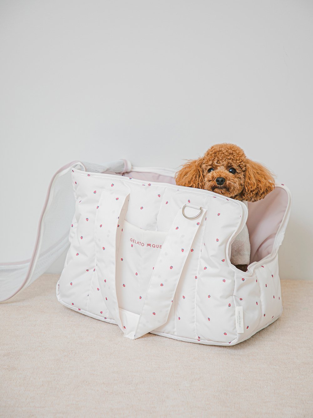 GELATO PIQUE CAT&DOG [CAT&DOG] [Sales limited product] Strawberry quilted carry bag Gelato Pique Pet supplies Other pet supplies White Pink [Free shipping]