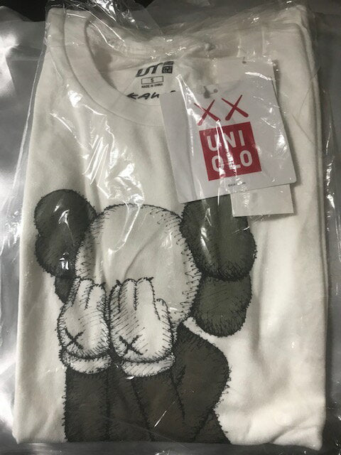 2016/First Edition/KAWS x UNIQLO/Cows/Uniqlo/UT/TEE/T-shirt/PASSING THROUGH/Passing Through/White/White/Size S/Size M/Men/Women