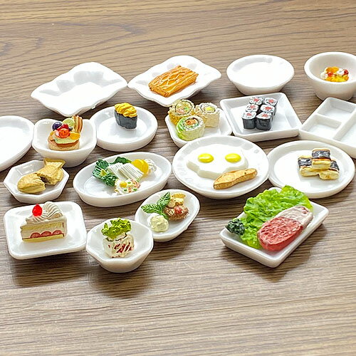 Juego de 18 platos de plástico para vajilla en miniatura, para dulces y juguetes, de GreenRoseYumi