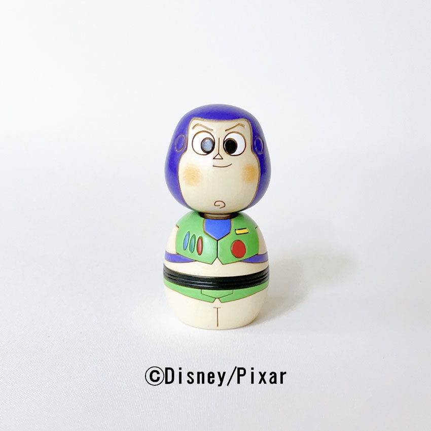 Disney Kokeshi Buzz Lightyear [Usaburo Kokeshi] Presenta Regalos Artículos varios Hogar Tiempo Vivir Quedarse en casa Curación Interior Madera Hecho en Japón Artesanía tradicional Regalos del día del padre Adornos Productos Hecho a mano Artículos varios