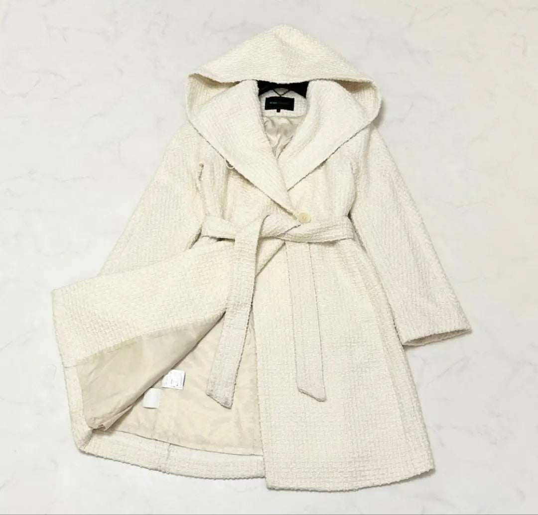 Superb condition ✨ BCBG MAXAZRIA Hooded Coat Waffle Fabric Belt White