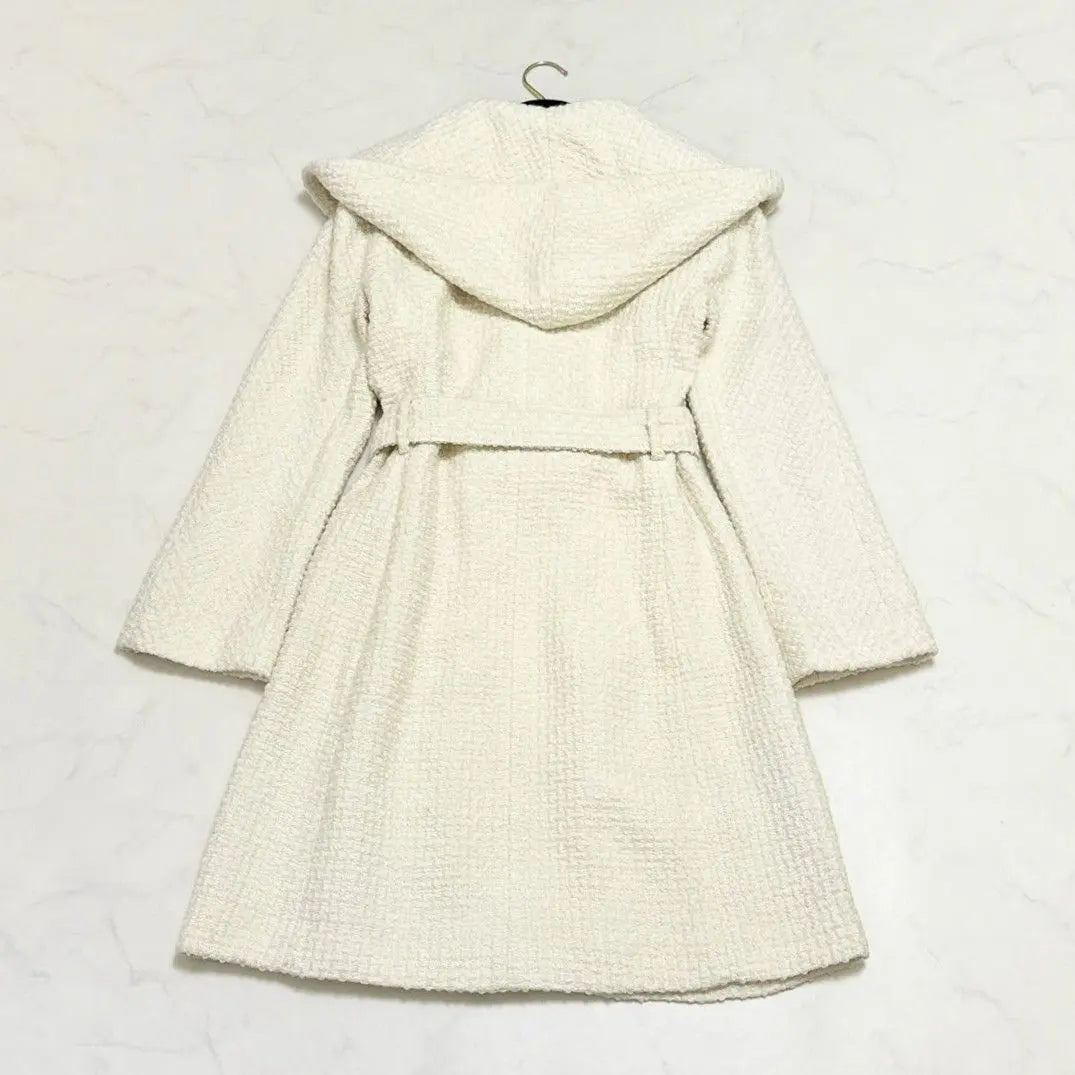 Superb condition ✨ BCBG MAXAZRIA Hooded Coat Waffle Fabric Belt White