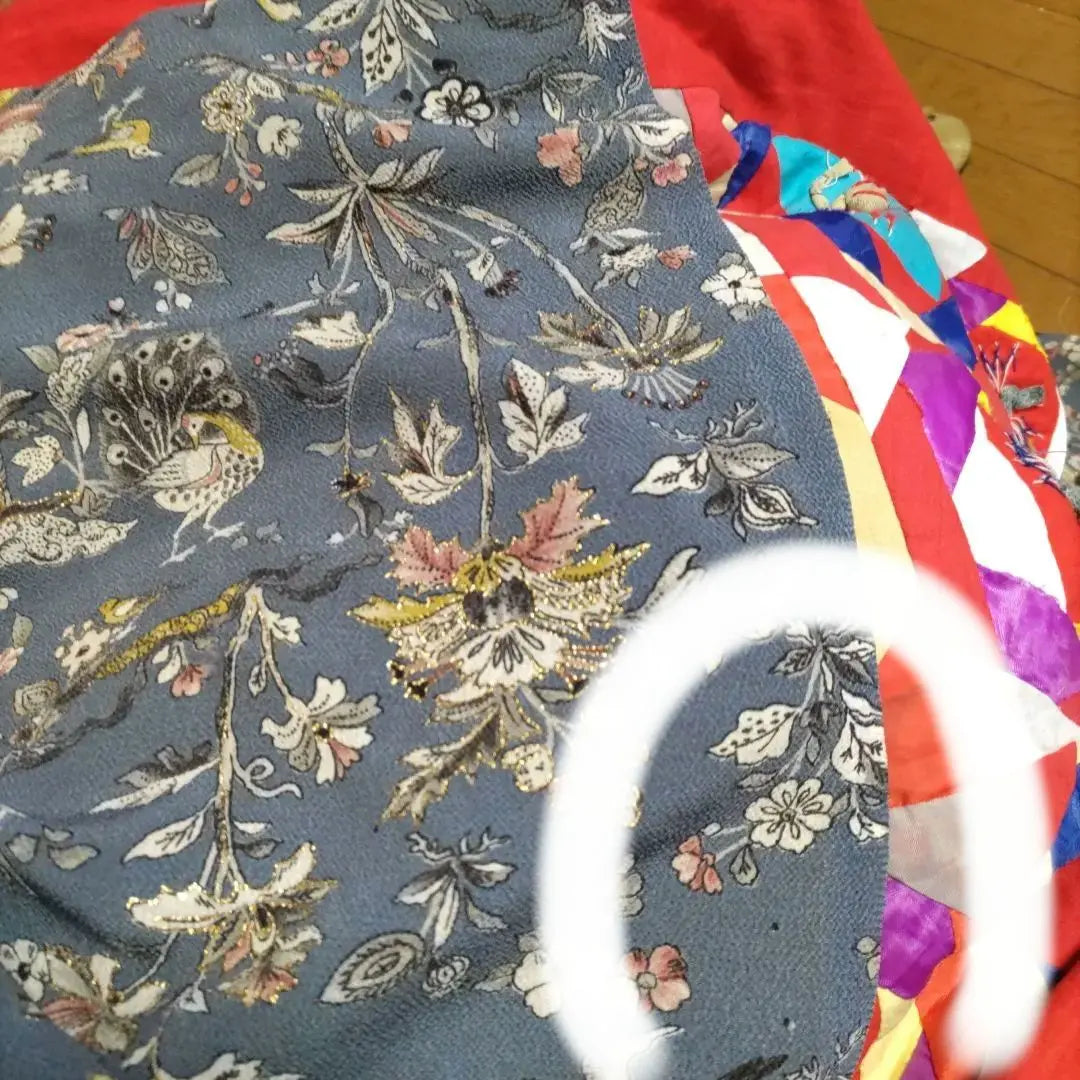 Lowest price (Oni crepe, Edo Sarasa kimono fabric) (good condition) (33 x 84) Classical flower and bird pattern with gold leaf