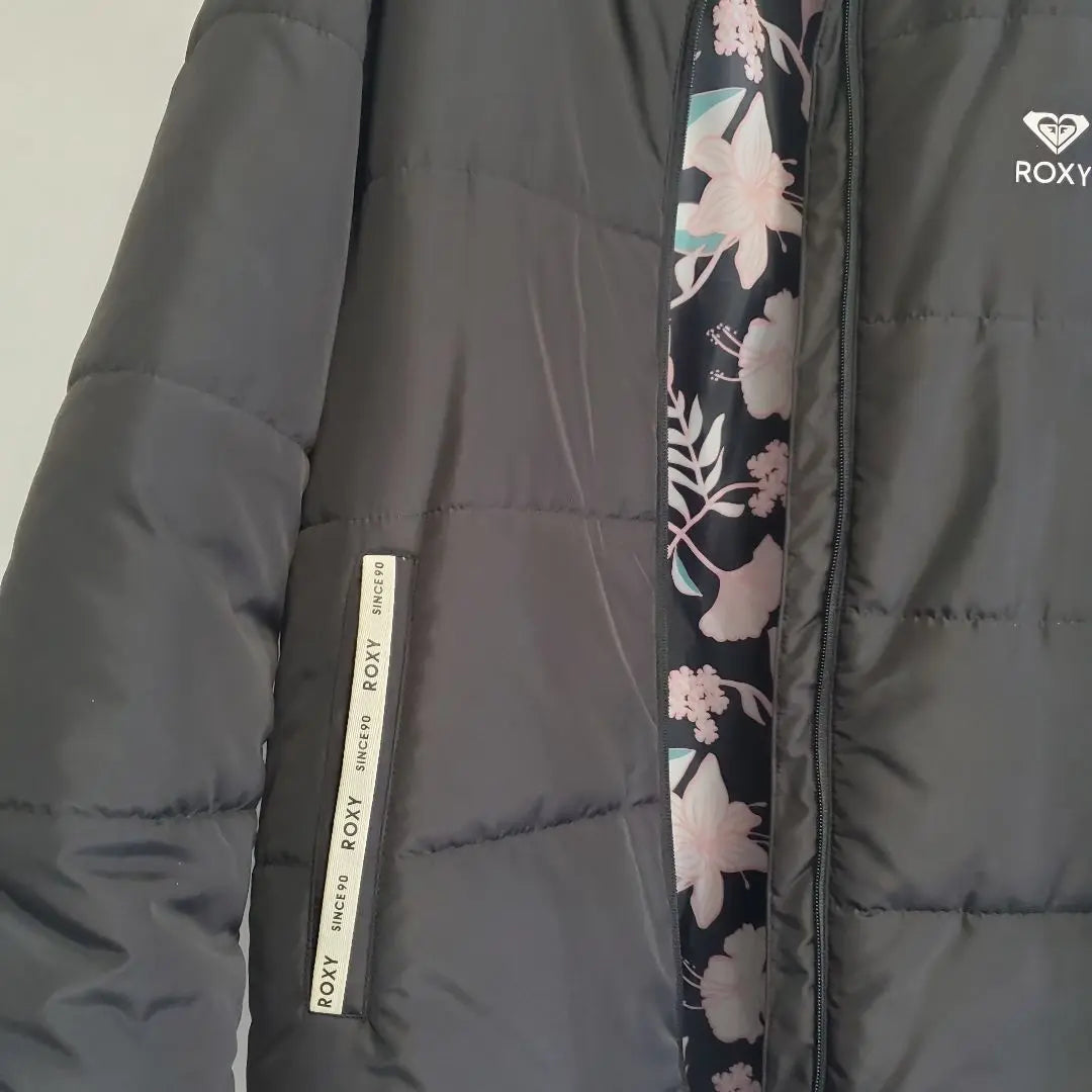 ROXY Almost unused, padded jacket, long type, great for mixing and matching!