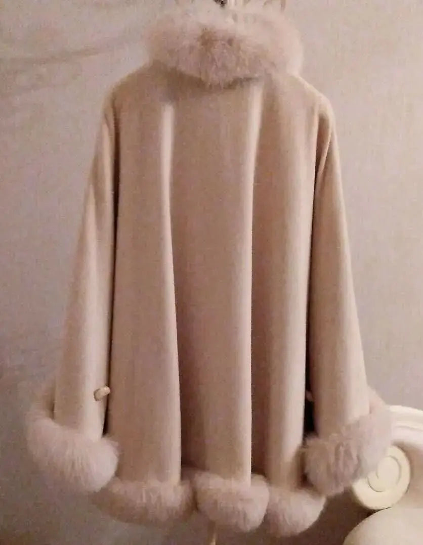 Discount OK ✨ Super rare! Difficult to obtain! SANYO Shadow Fox Fur Cloak Coat