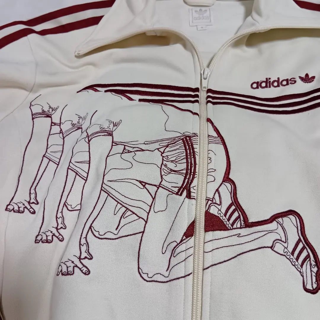 ¡Super rara! Camiseta vintage de adidas