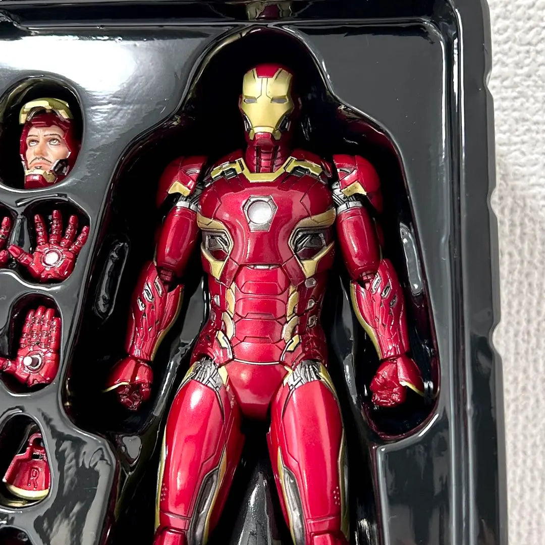 MAFEX Iron Man Mark 45 Avengers Age of Ultron