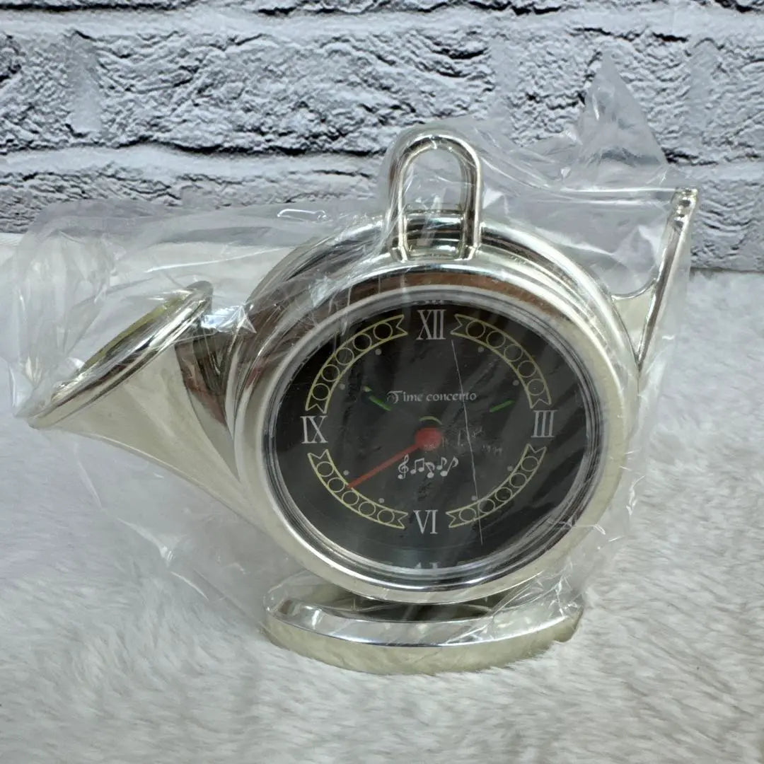 Time Concerto Horn Type Table Clock Silver