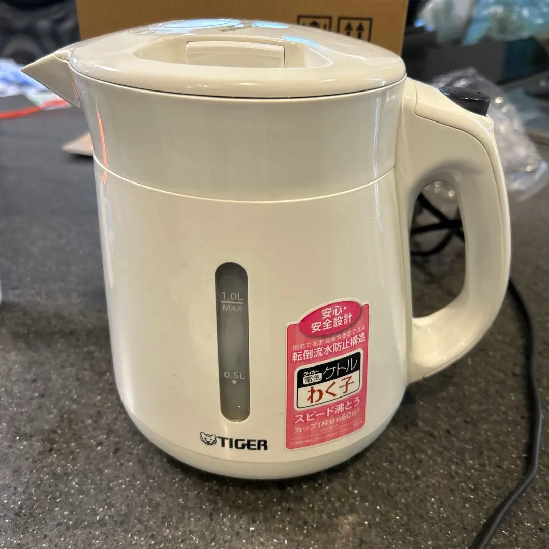 TIGER Electric Kettle 1.0L White PCI-A 100