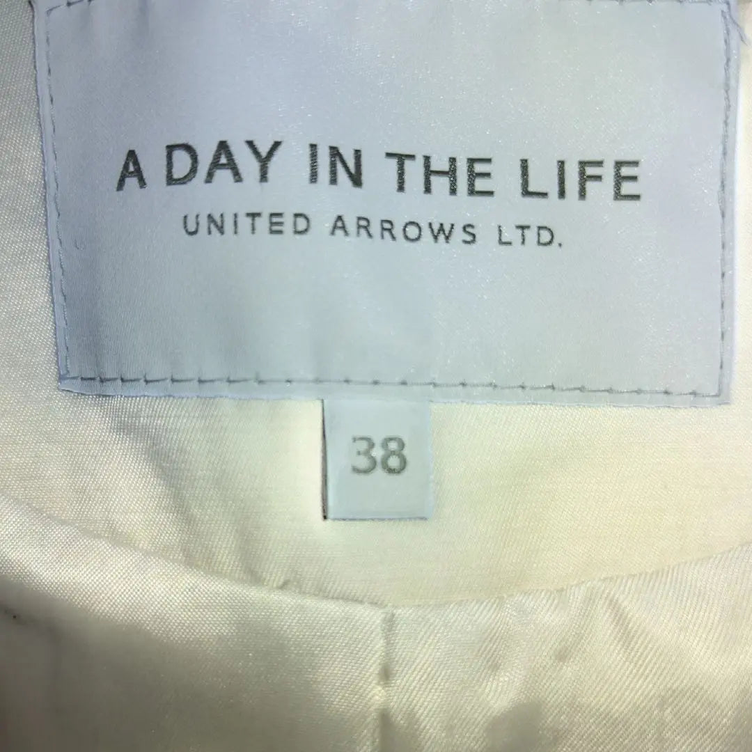 Abrigo de primavera beige repelente al agua 2WAY de United Arrows