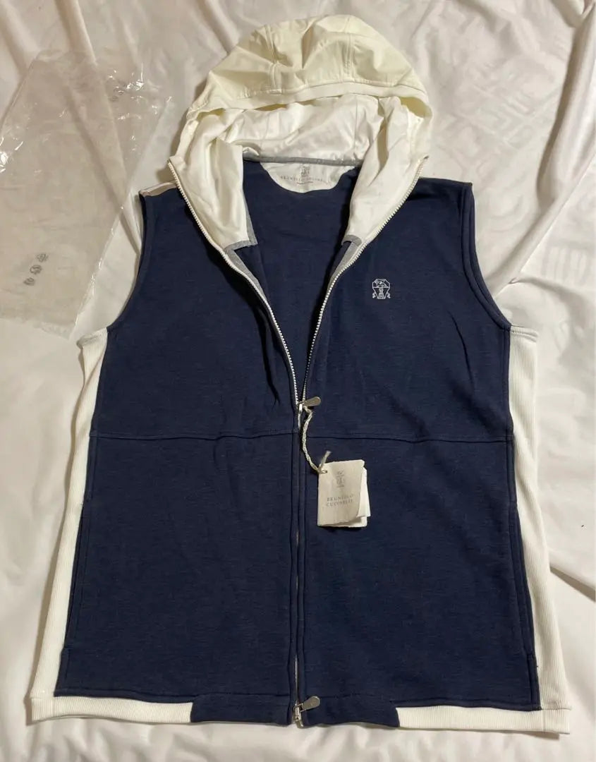 BRUNELLO CUCINELLI Hooded Vest Navy Brand new Unused Tag | BRUNELLO CUCINELLI フード付きベストネイビー新品未使用タグ付き