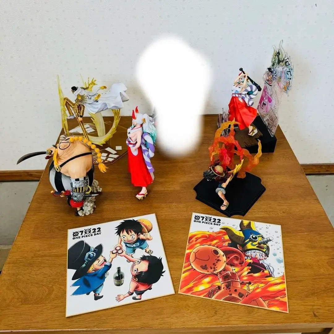 ● Beautiful item One Piece Ichiban Kuji figure set with bonus