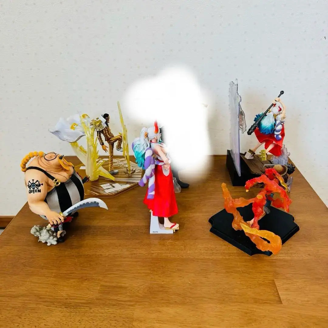 ● Beautiful item One Piece Ichiban Kuji figure set with bonus