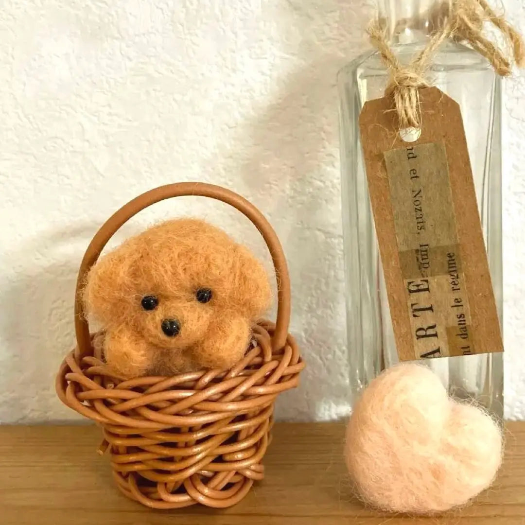 Wool felt - Toy poodle in a basket