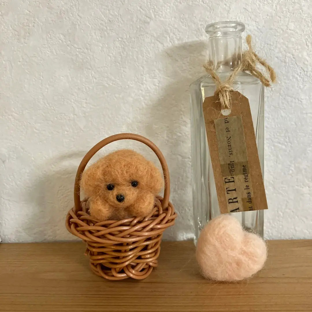 Wool felt - Toy poodle in a basket