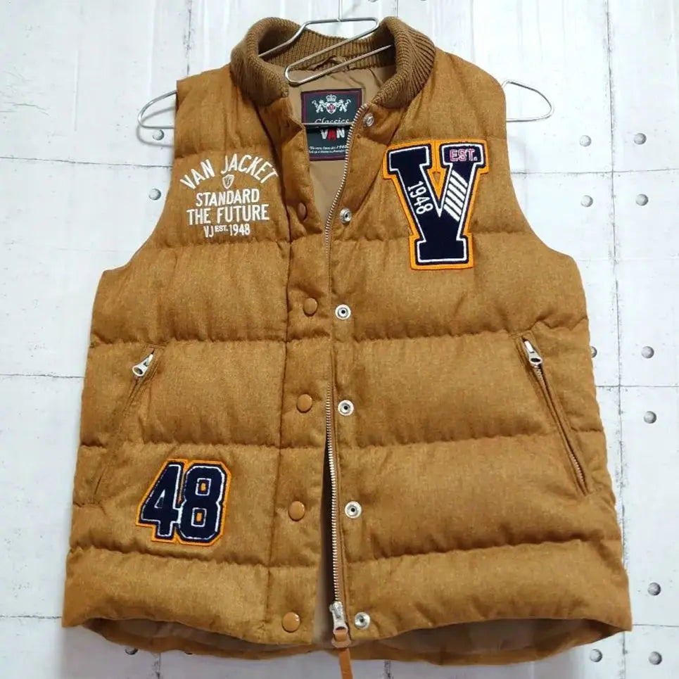 Good condition 90s CLASSICS VAN JAC down vest brown patch