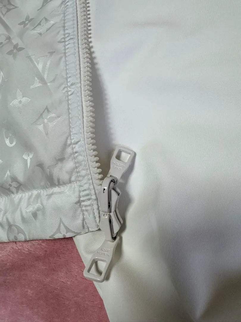 Excellent condition Louis Vuitton double-sided nylon jacket Monogram Men's 50 White