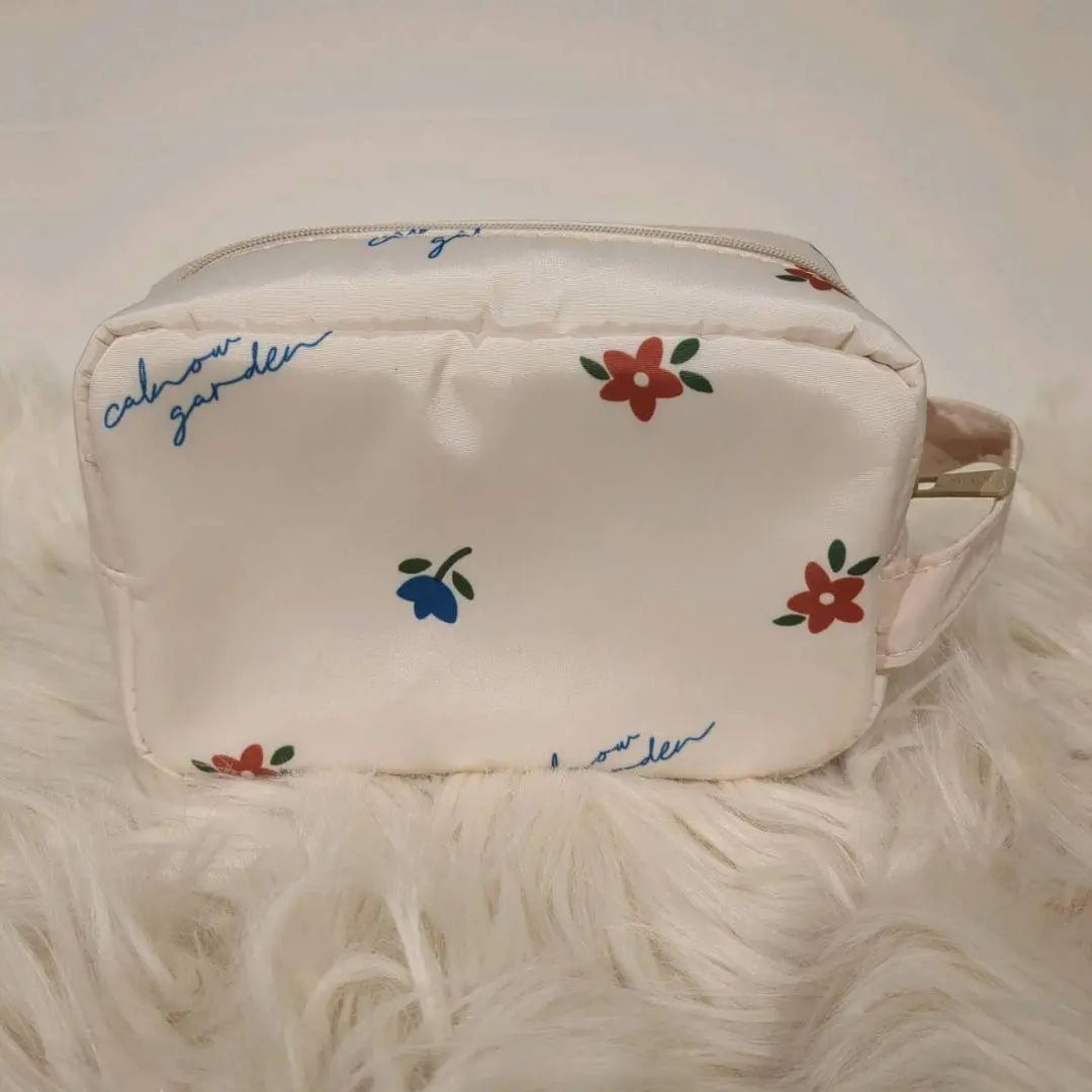 Pouch, floral pattern, makeup, compact, with brush holder, vanity, waterproof, water-repellent, accessories