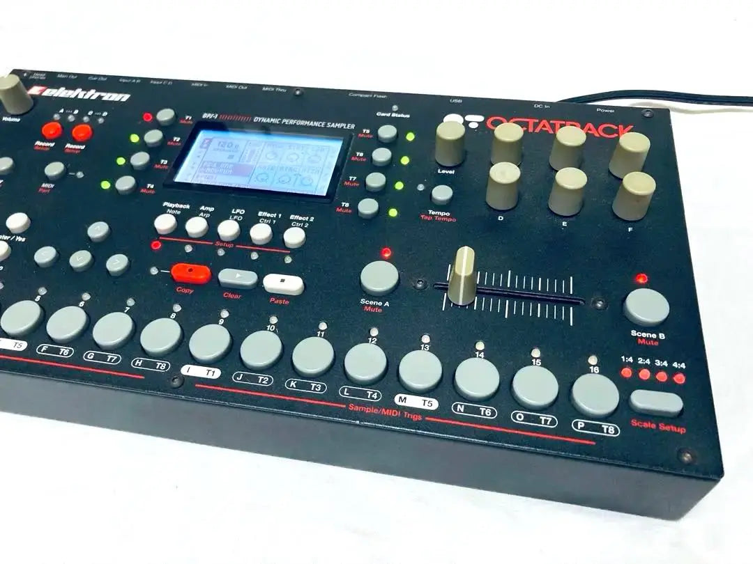 Elektron Octatrack DPS-1 mk1 Buen funcionamiento, descontinuado