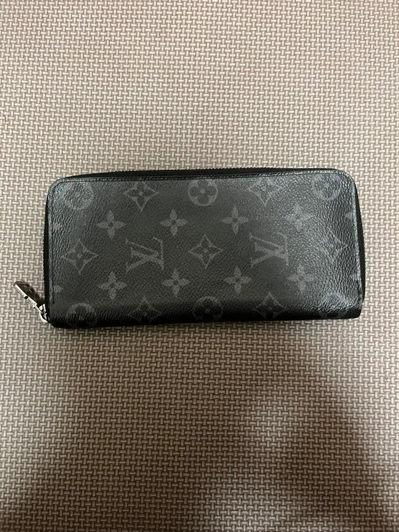 Cartera con monograma de Louis Vuitton