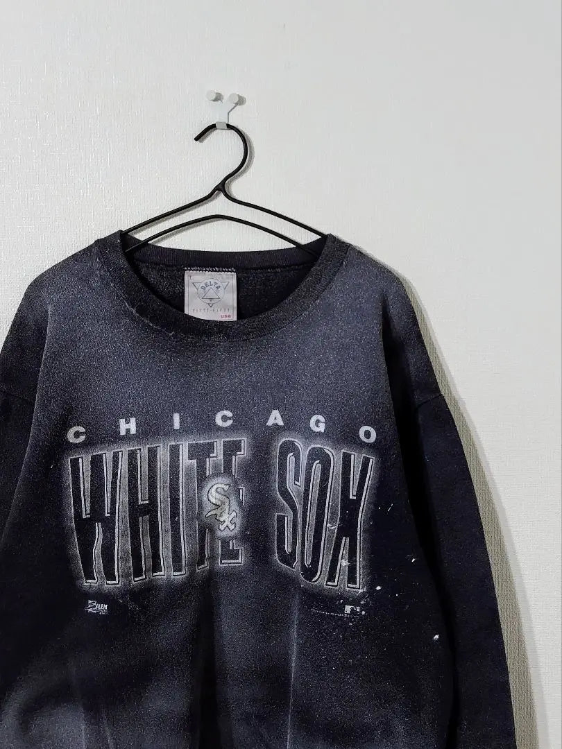 90's NBA WHITE SOX Paint Remake Print Sweatshirt