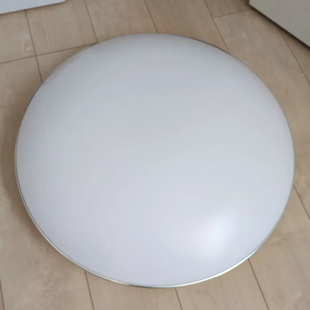 White circular ceiling light