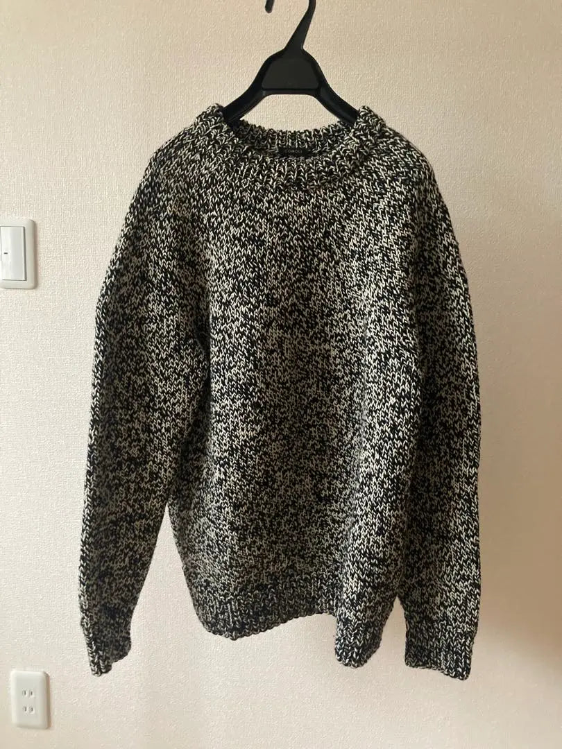 Good condition COMOLI hand crew neck knit MIX