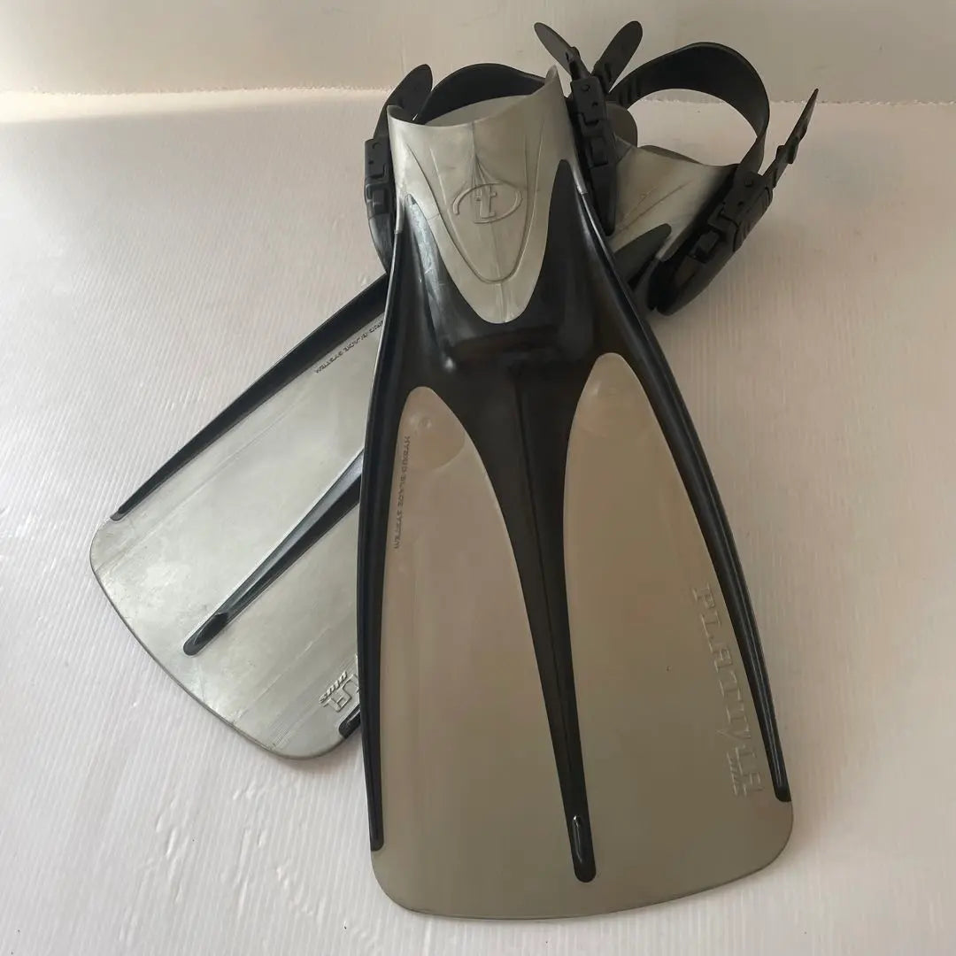 Good condition TUSA Platinum Fin S size