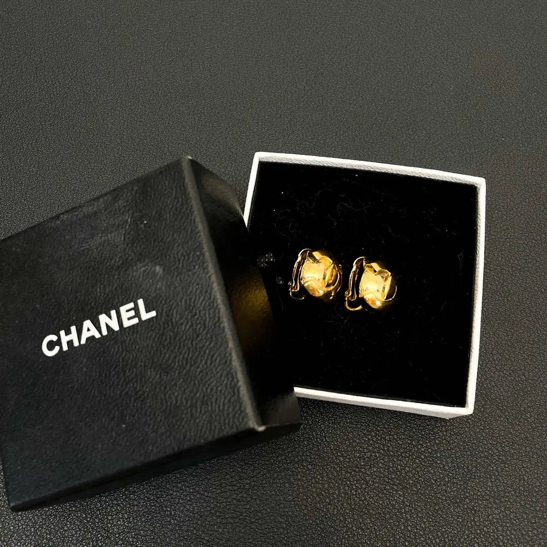 Good condition Chanel Coco Mark Earrings Big Coco Gold Engraved Comics