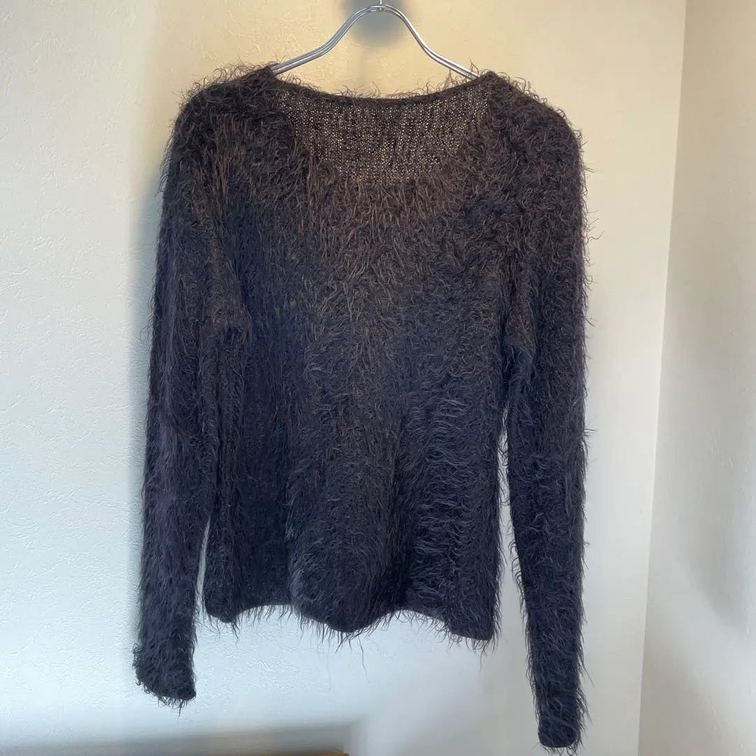 Suéter vintage de mujer de punto de mohair negro con ropa vieja