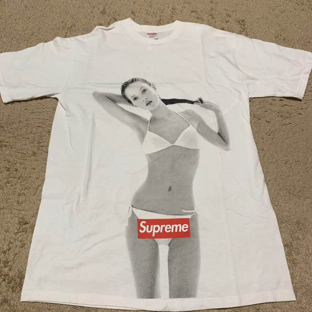 Supreme 10th Anniversary Kate moss