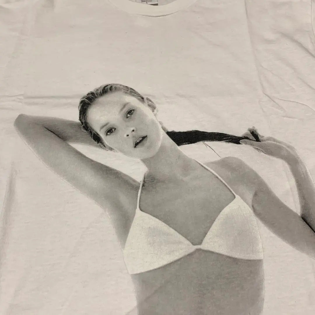 Supreme 10th Anniversary Kate moss