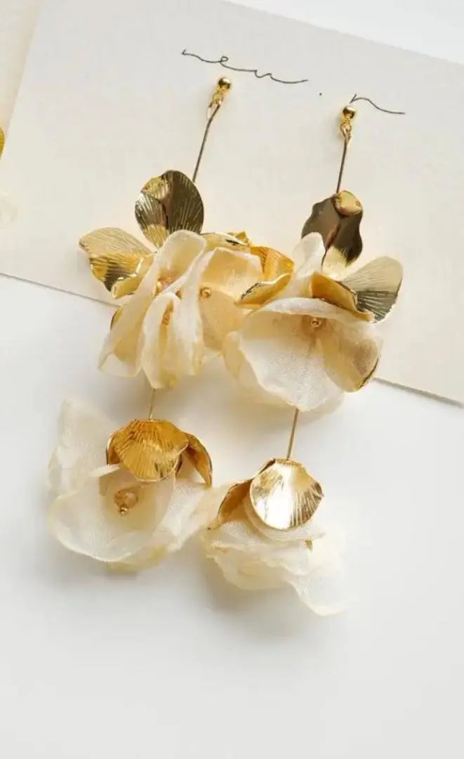 [Price reduction] Bridal earrings, metal gold flower