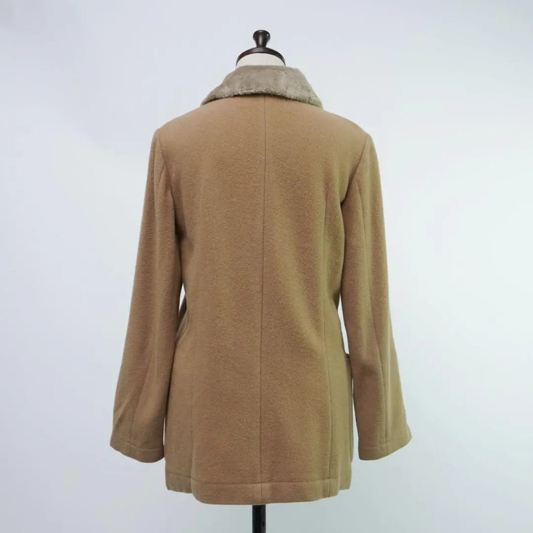 Chaqueta de pelo Trico Comme des Garcons beige en buen estado talla M