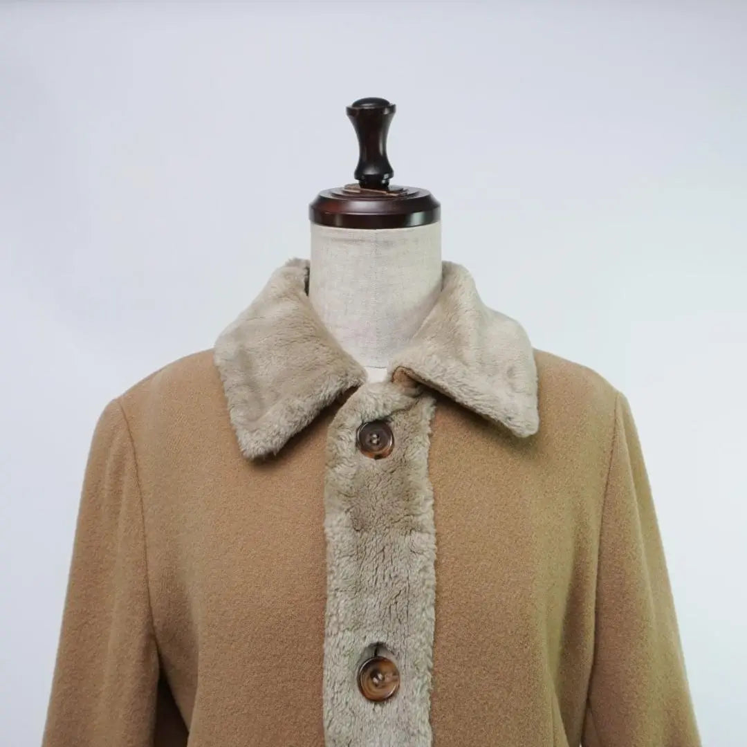 Chaqueta de pelo Trico Comme des Garcons beige en buen estado talla M