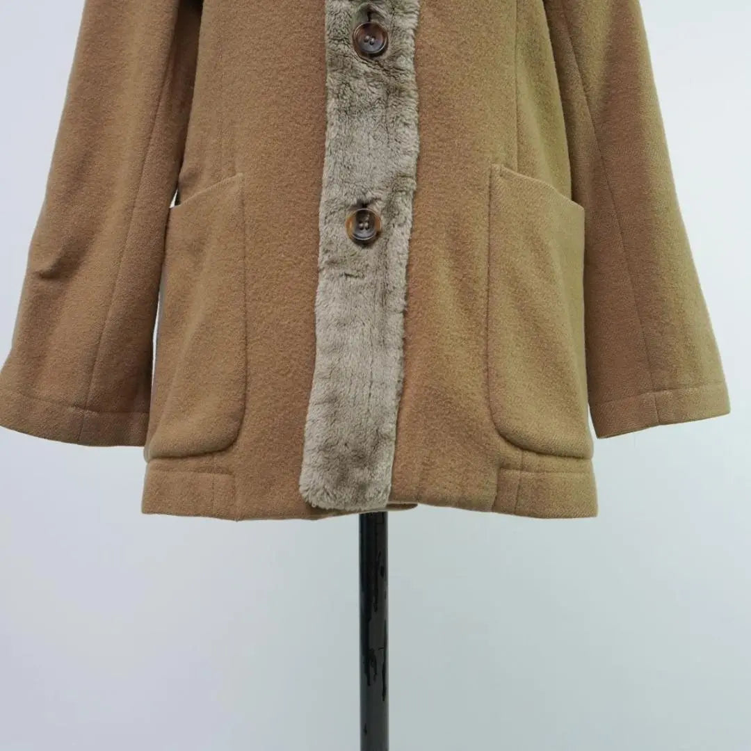 Chaqueta de pelo Trico Comme des Garcons beige en buen estado talla M