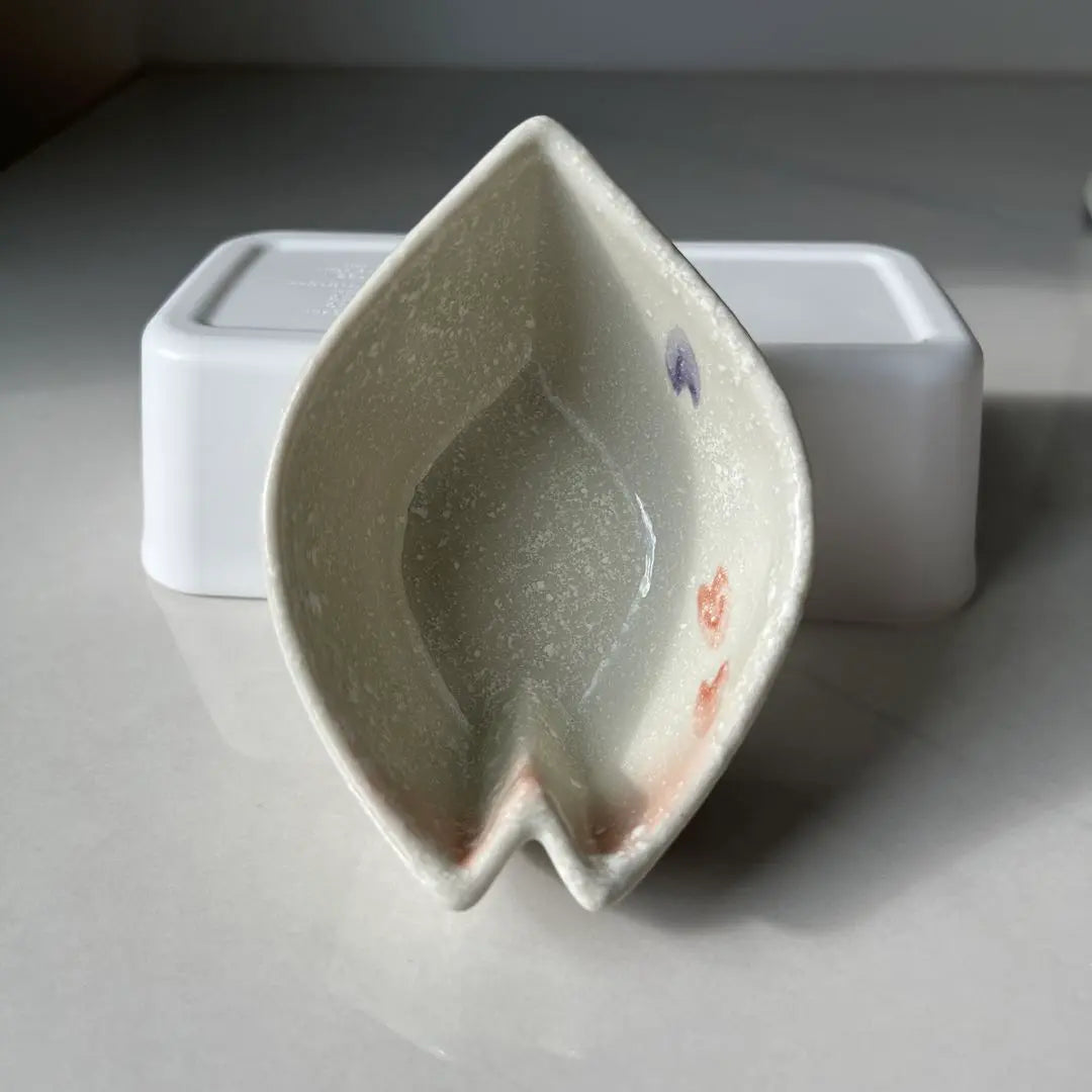 Petal-shaped ceramic bowls set of 4 Sakura | 花びら型の陶器小鉢4個セット　桜