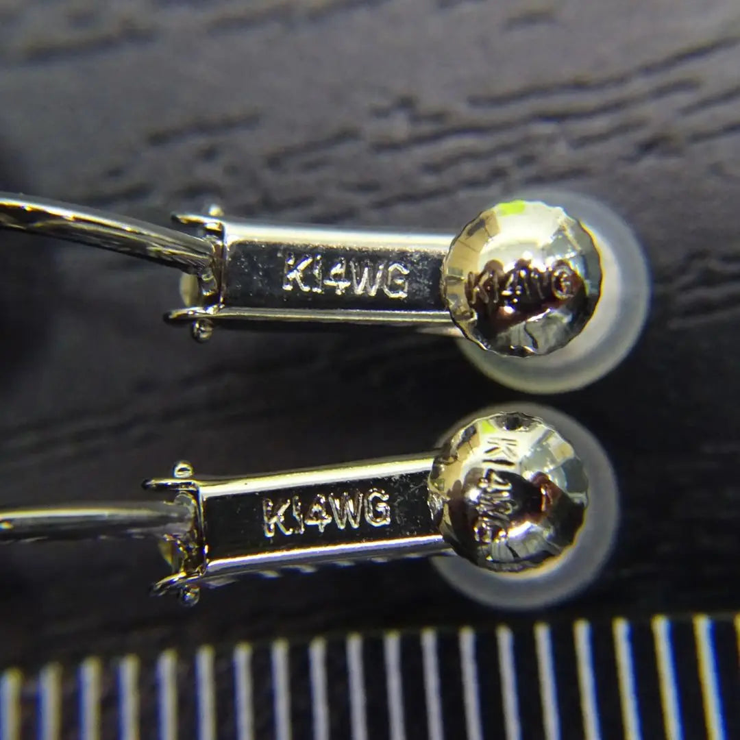 Pendientes grandes de mariposa negra y perla negra en oro blanco de 14 quilates K14WG