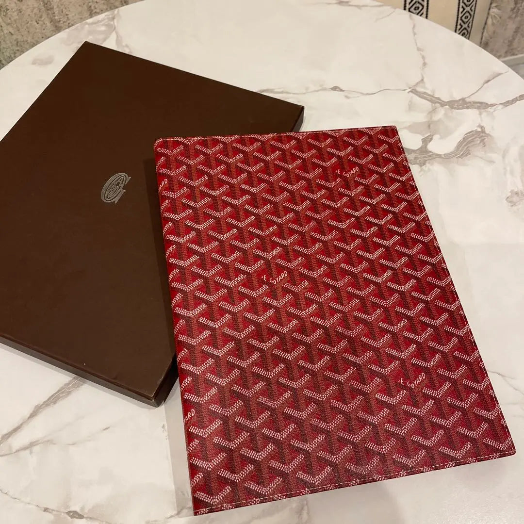 Cuaderno A4 Goyard con estampado rojo