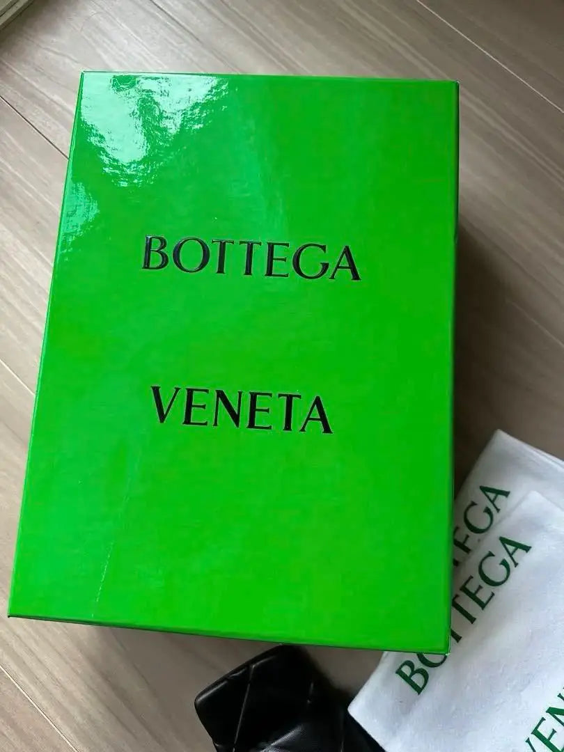 [Nuevas y sin usar] Sandalias planas con tiras de Bottega Veneta