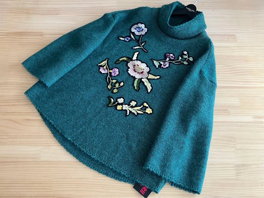 Unused with tag YUKI TORII Knit Embroidered Glitter Green