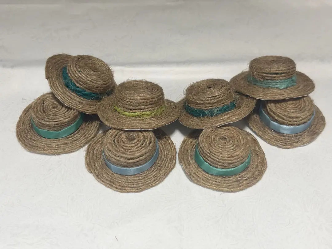 Sombrero en miniatura hecho a mano, venta al por mayor, juego de 8 mini sombreros de paja, lino