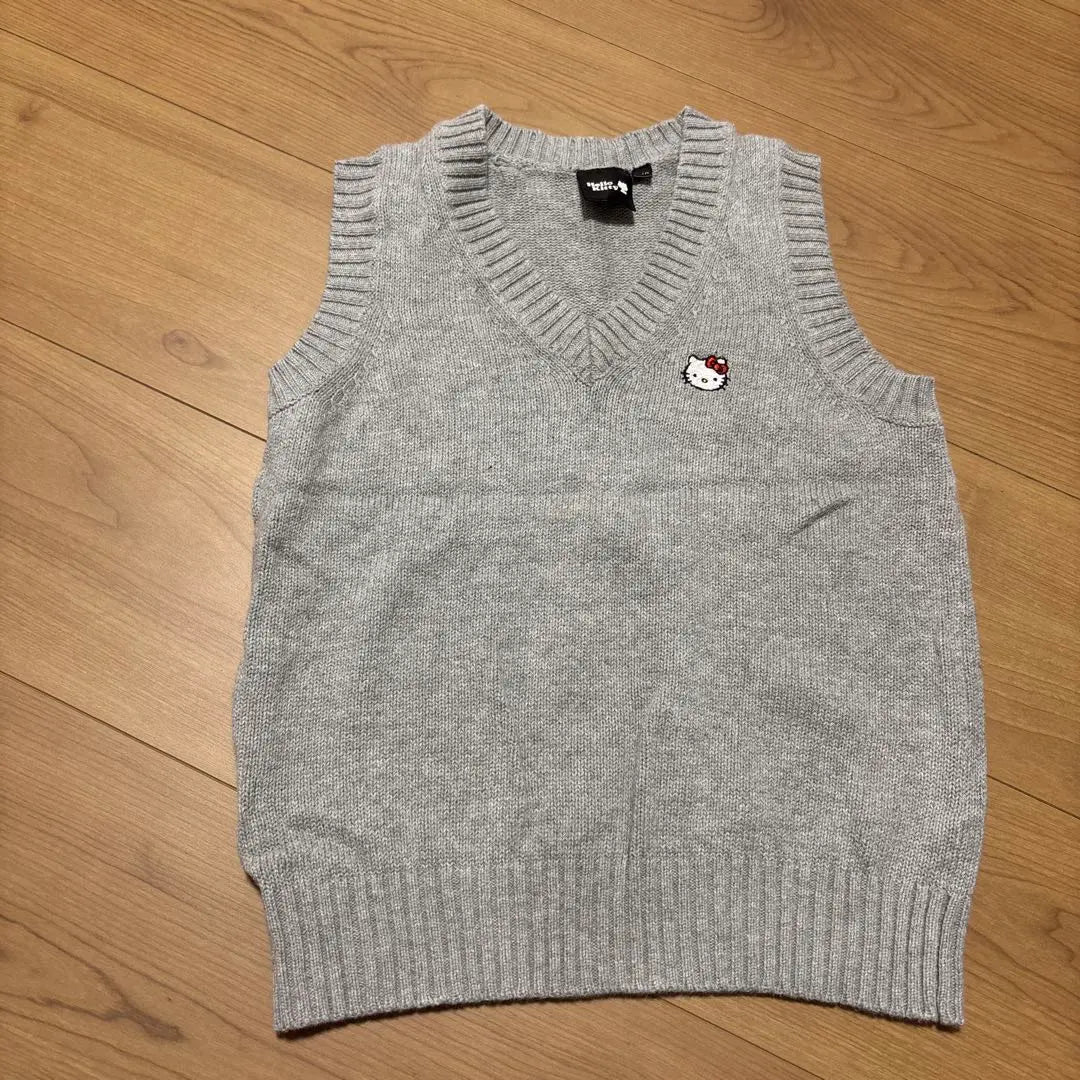 Hello Kitty Grey V-neck Vest 110