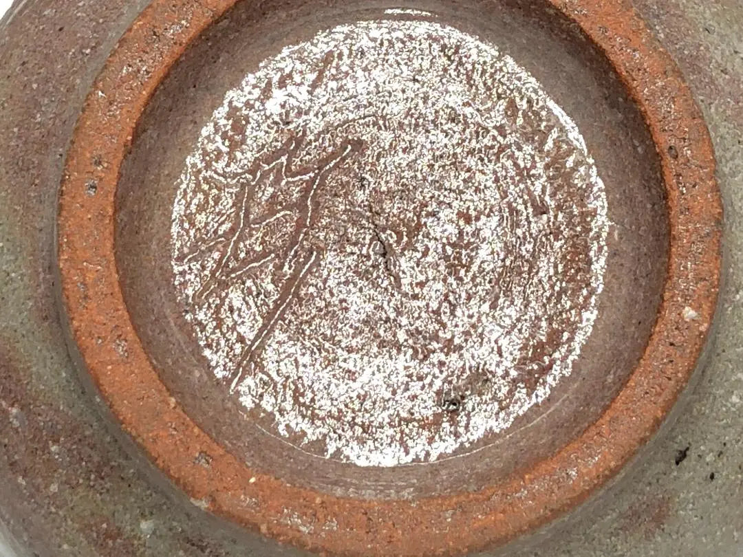 [Brushed iron-painted sake ware made by Living National Treasure Park Sangzhen] Koryo Flour Inscription, Inscription with Box