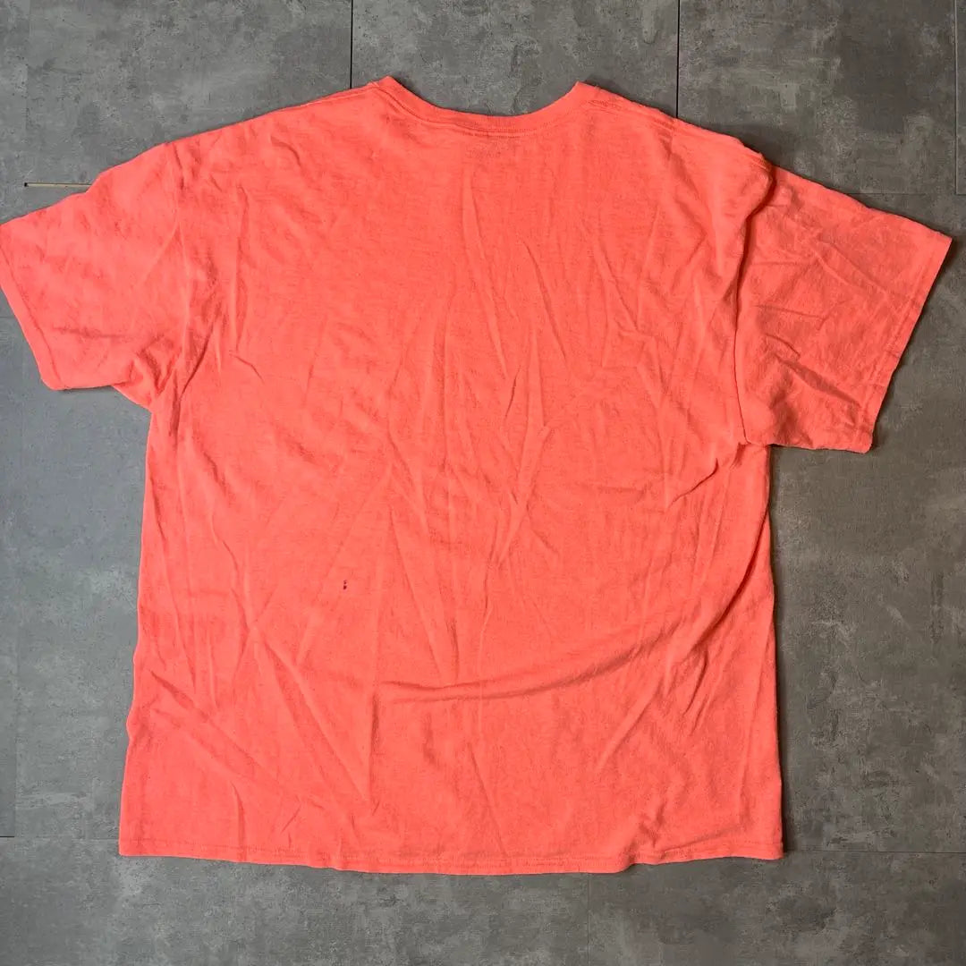 Camiseta de cuello redondo con diseño estampado de color naranja